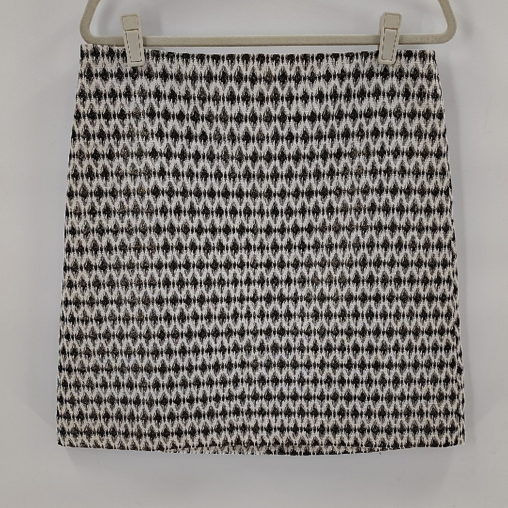 LOFT skirt Size 12 Ivory With Metallic Print